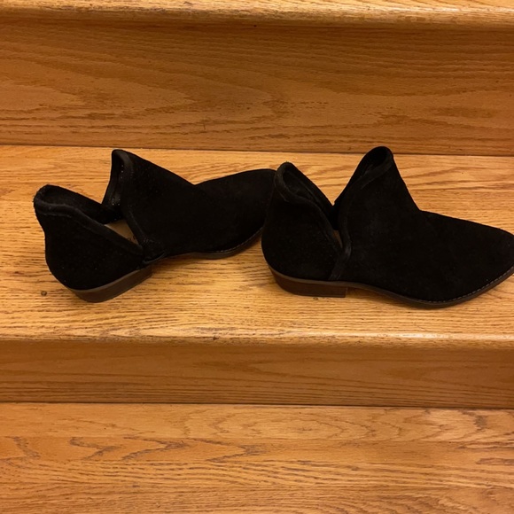 Lucky Brand Black Suede Shoe 8 low ankle - Picture 4 of 5